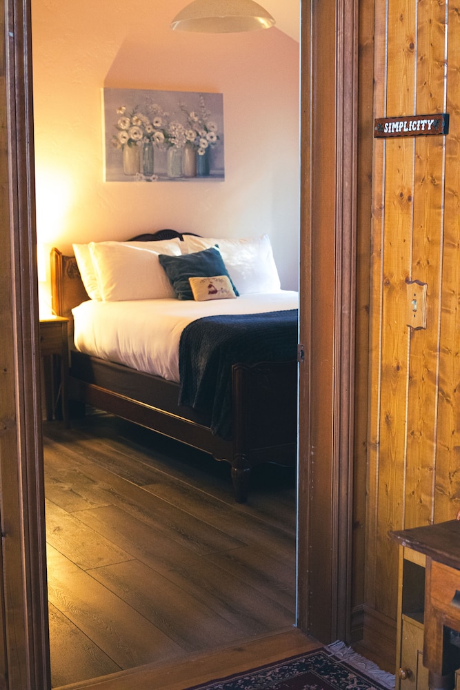 Tucker Peak Lodge - photo 14
