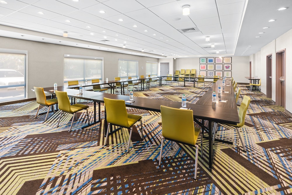 Holiday Inn Express & Suites Suisun City by IHG - photo 46