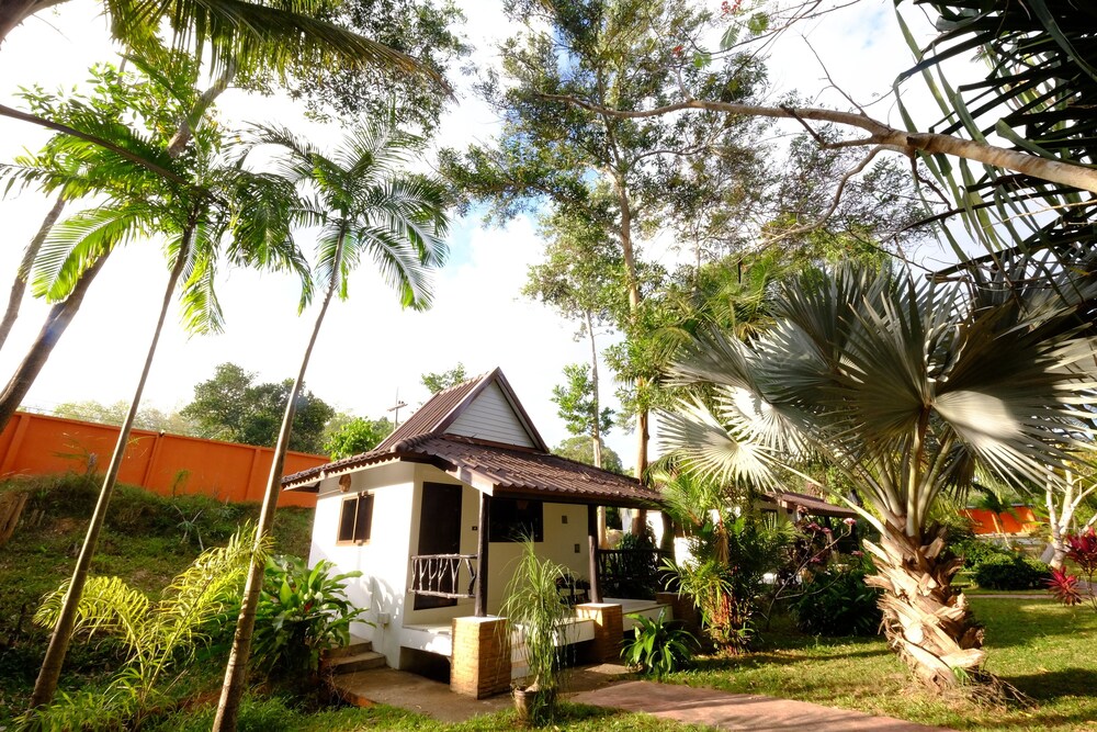 Beautiful Flower Resort in Sikao, Thailand