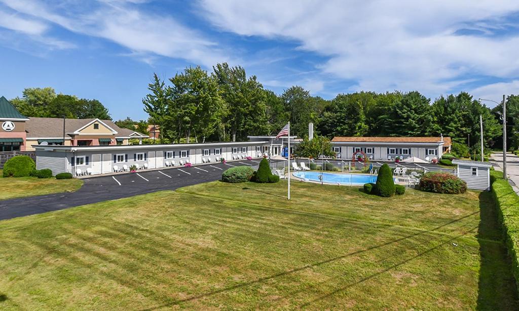 The Saco Motel - photo 17