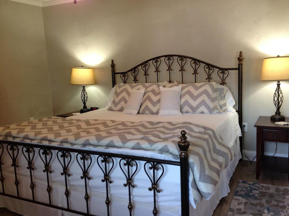 Strictly Moose Luxury Vacation Suites - photo 16