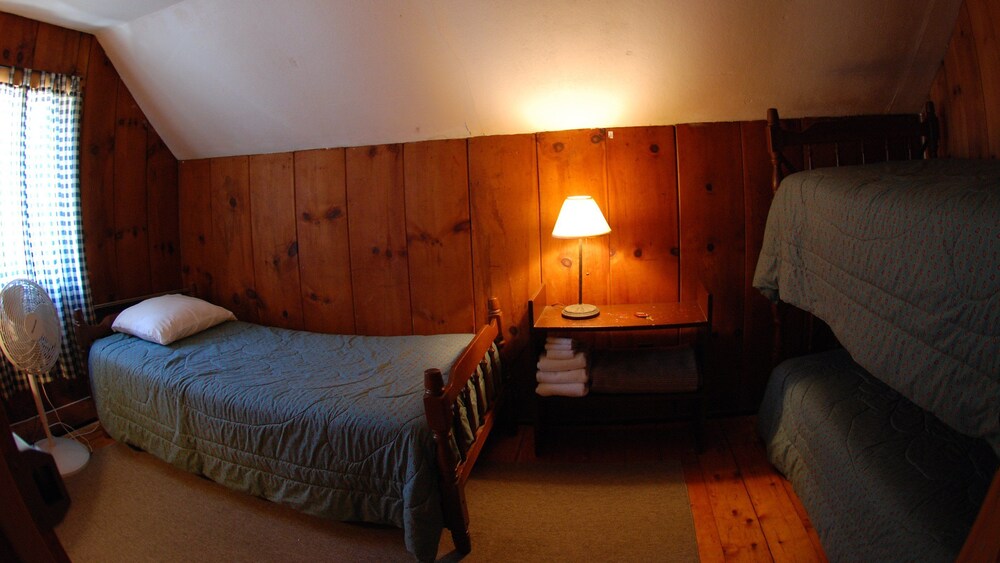 Hyde Away Inn - photo 17
