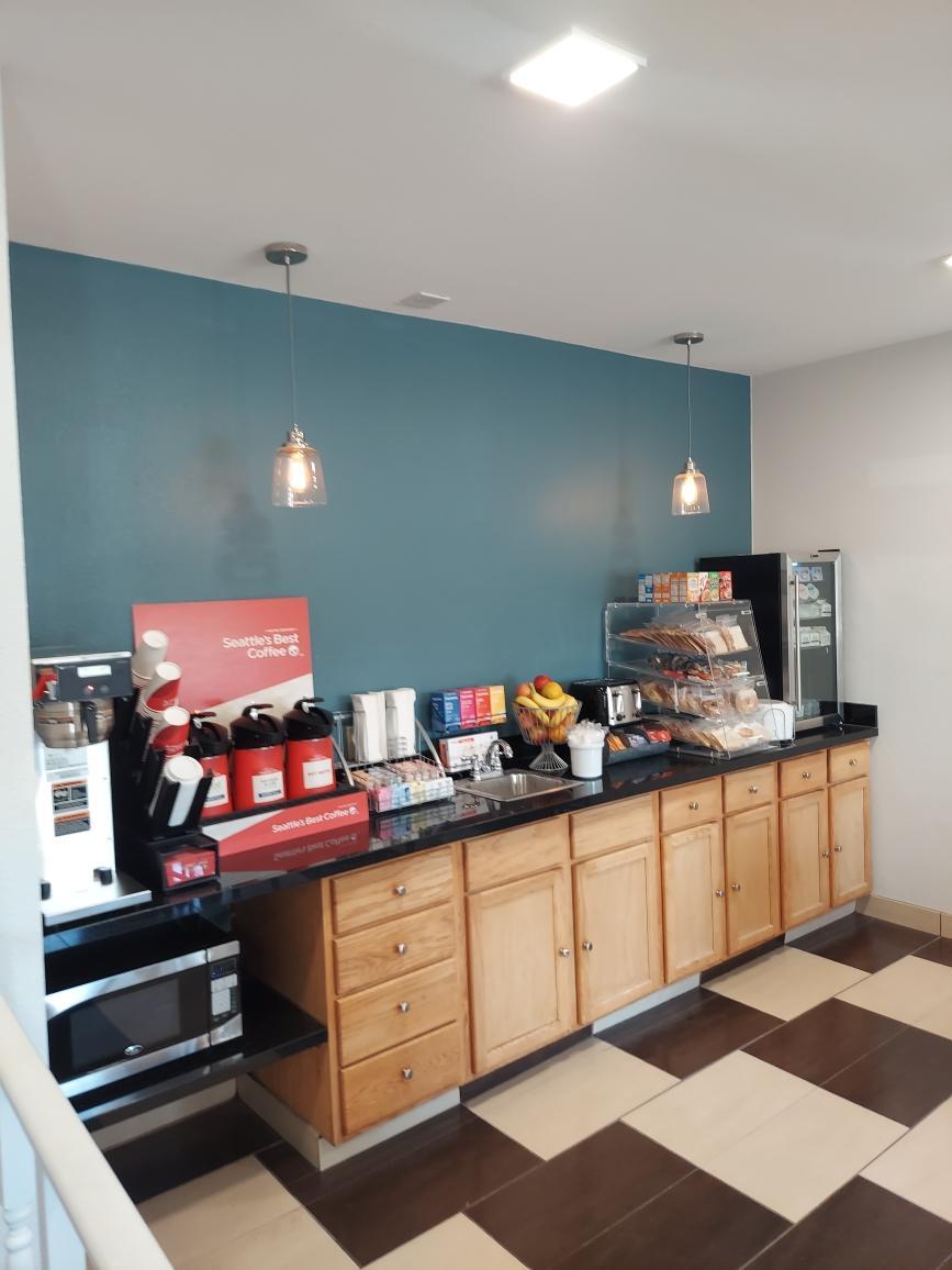 Boarders Inn & Suites by Cobblestone Hotels Waterloo Cedar Falls - photo 17