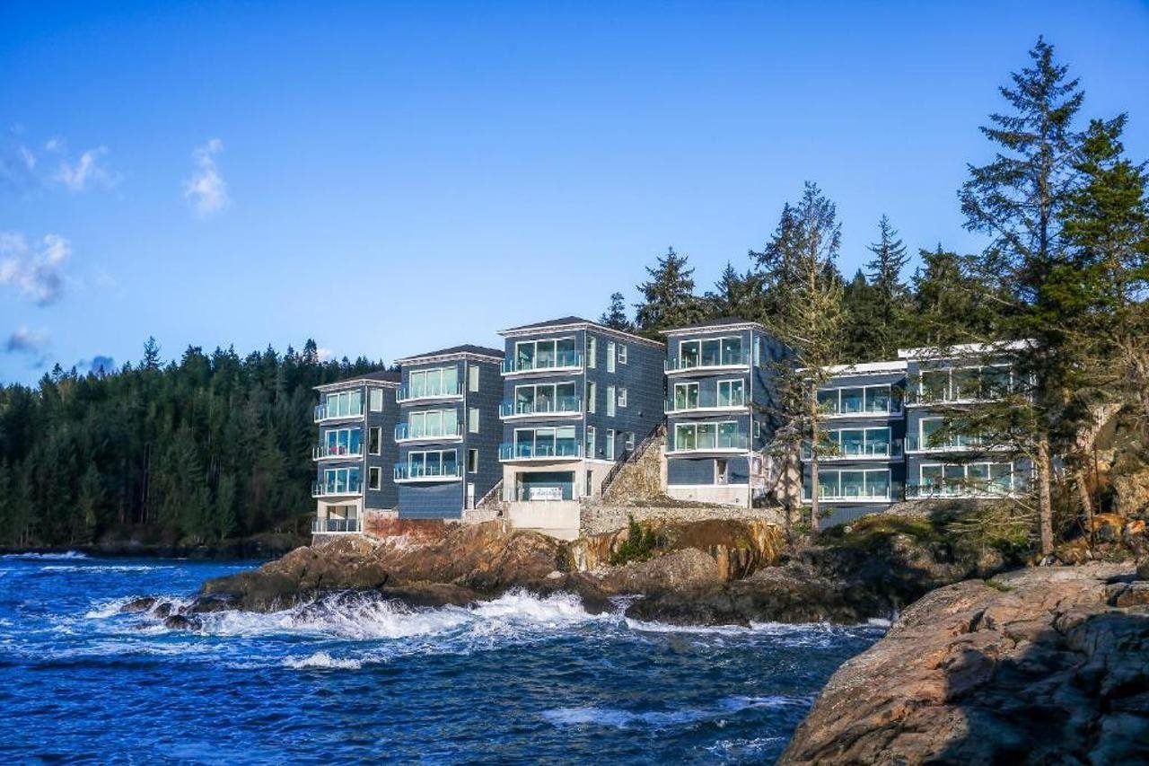SookePoint Ocean Cottage Resort — 4-Star Luxury Hotel in Sooke, Canada