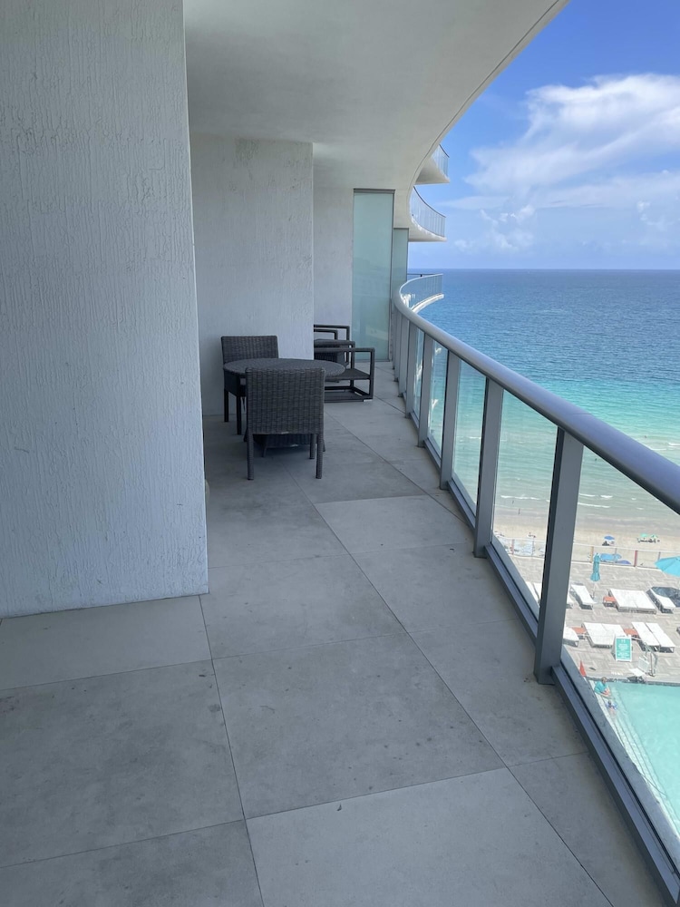 Luxe Stay at Hyde Resort oceanfront Amenities - photo 35