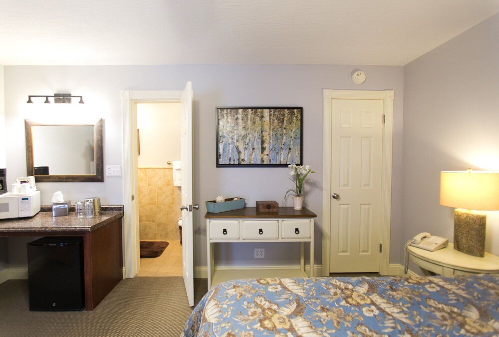 The Mount Vernon Inn - photo 13