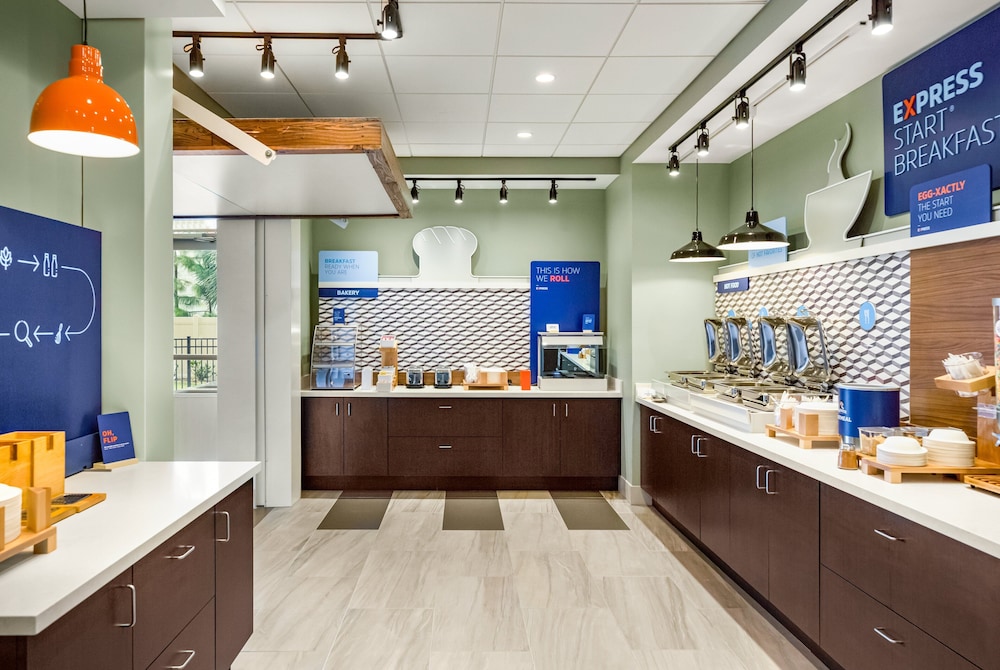 Holiday Inn Express & Suites Sanford Lake Mary by IHG - photo 28