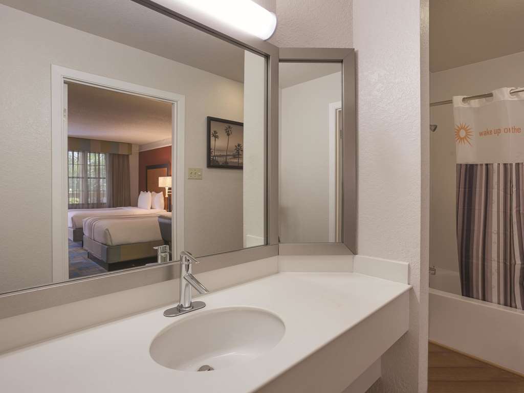 La Quinta Inn by Wyndham San Diego Chula Vista - photo 18