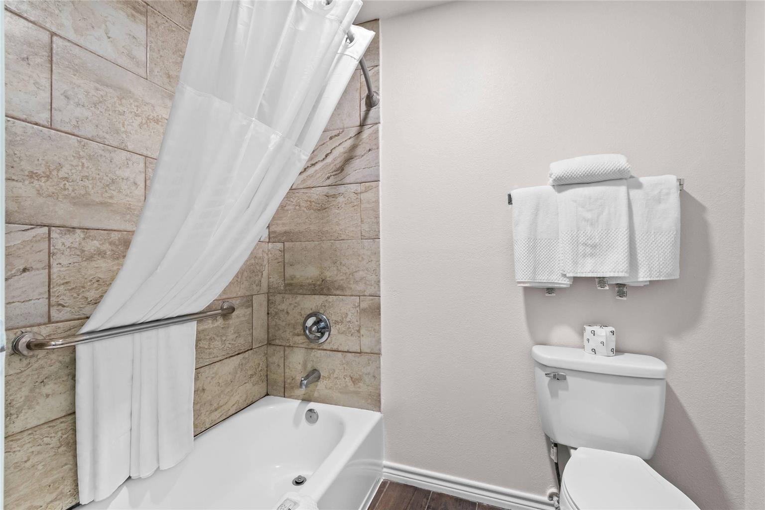 Quality Inn & Suites Port Lavaca Near Lighthouse Beach - photo 33