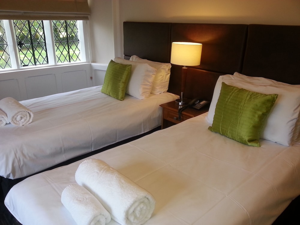 Thornbury Lodge — 4-Star Luxury Hotel in Bristol, United Kingdom