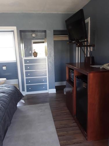 Eddy's Motel - photo 16