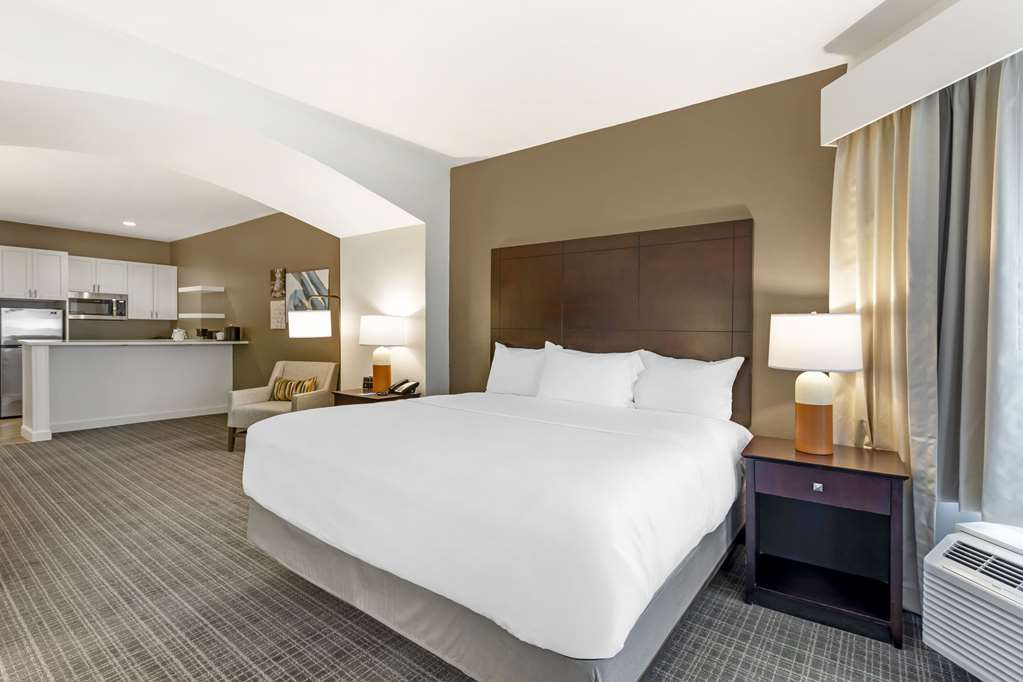Comfort Inn & Suites Verona at Turning Stone Resort Casino - photo 32