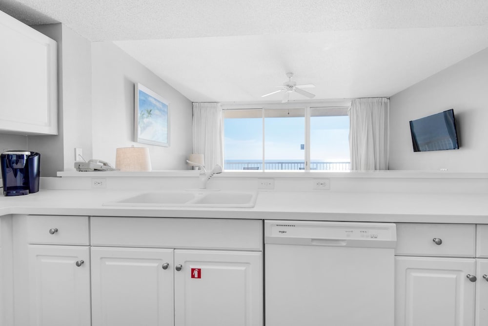Majestic Beach Towers 1 1210 - photo 13