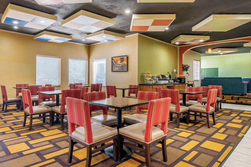 Quality Inn & Suites Lenexa Kansas City - photo 37