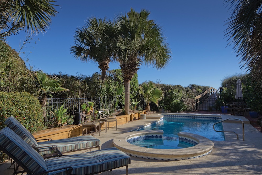 The Dunes Four Bedroom Home — 4-Star Luxury Hotel in Fernandina Beach, United States
