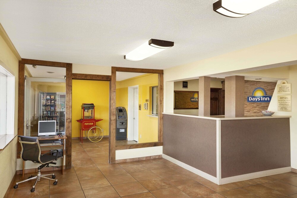 Days Inn by Wyndham Champaign Urbana - photo 3