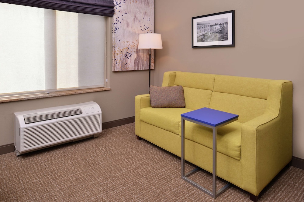 Hampton Inn & Suites Woodland Sacramento Area - photo 28