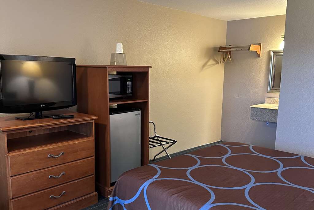 Super 8 by Wyndham Vancouver East - photo 6
