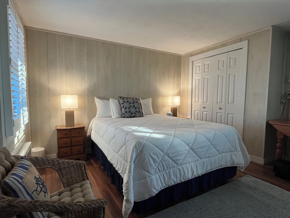 Vineyard Harbor Motel Private Beach - photo 197