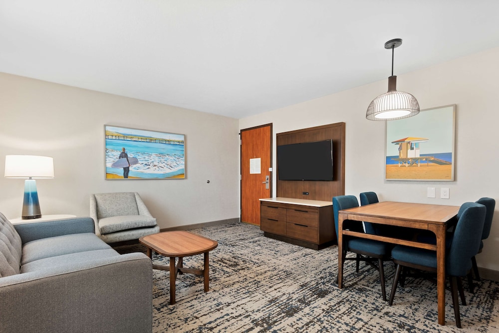 Embassy Suites by Hilton Anaheim South - photo 24