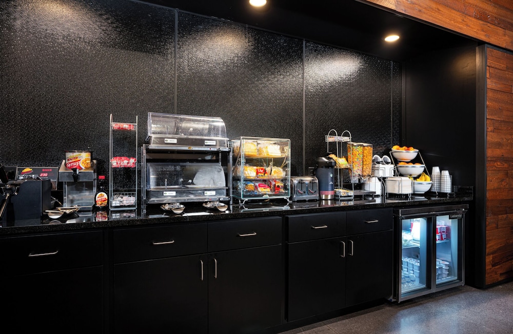 Cobblestone Hotel & Suites Lynden - photo 100