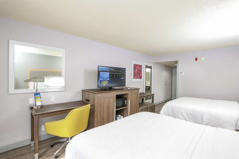 Hampton Inn Jacksonville East Regency Square - photo 9