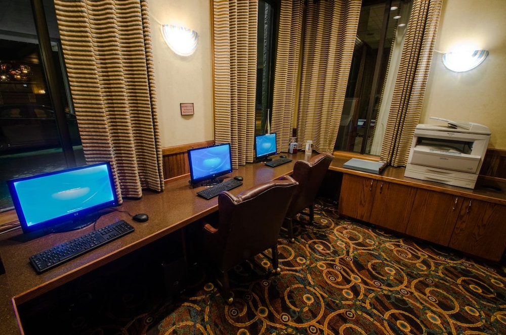 El Rancho Hotel - photo 47