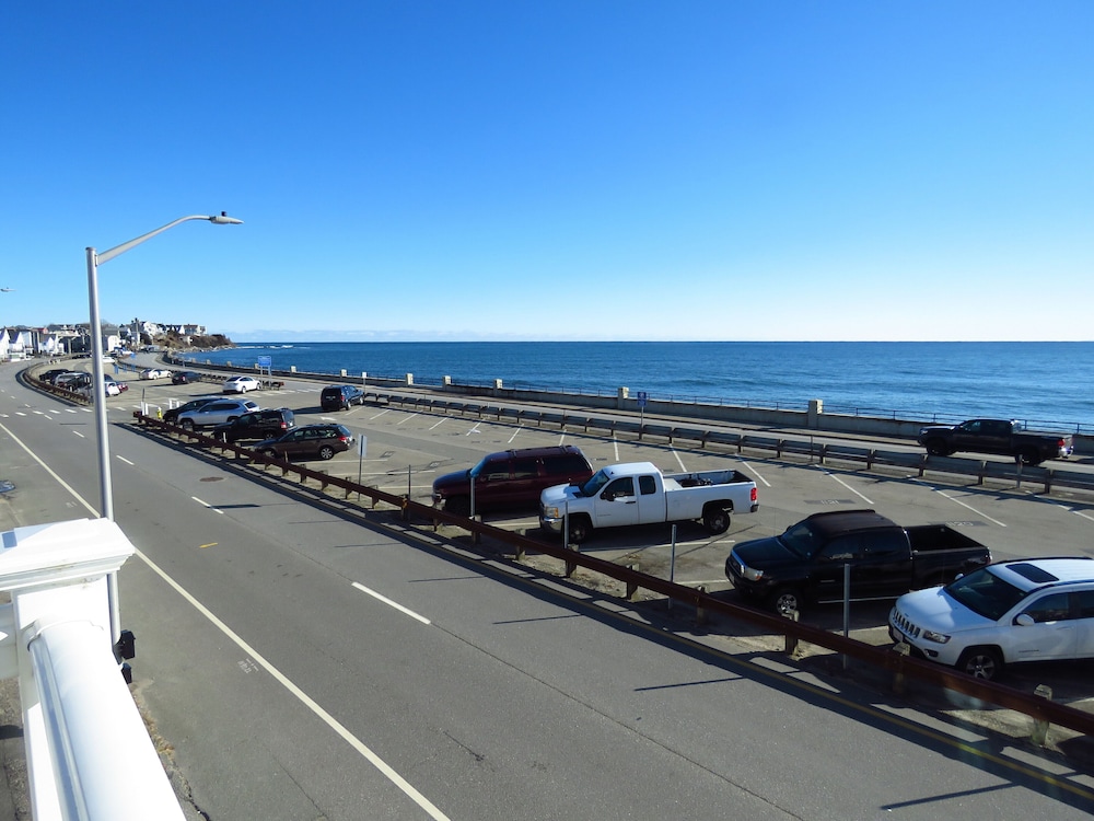 Breakers by the Sea - photo 76