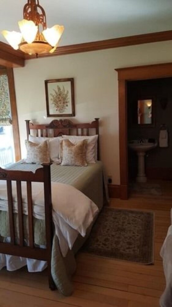 The Wanderlust Hotel - photo 16