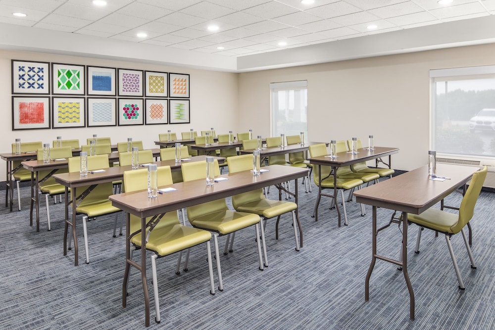 Holiday Inn Express & Suites Greenville Spartanburg by IHG - photo 37