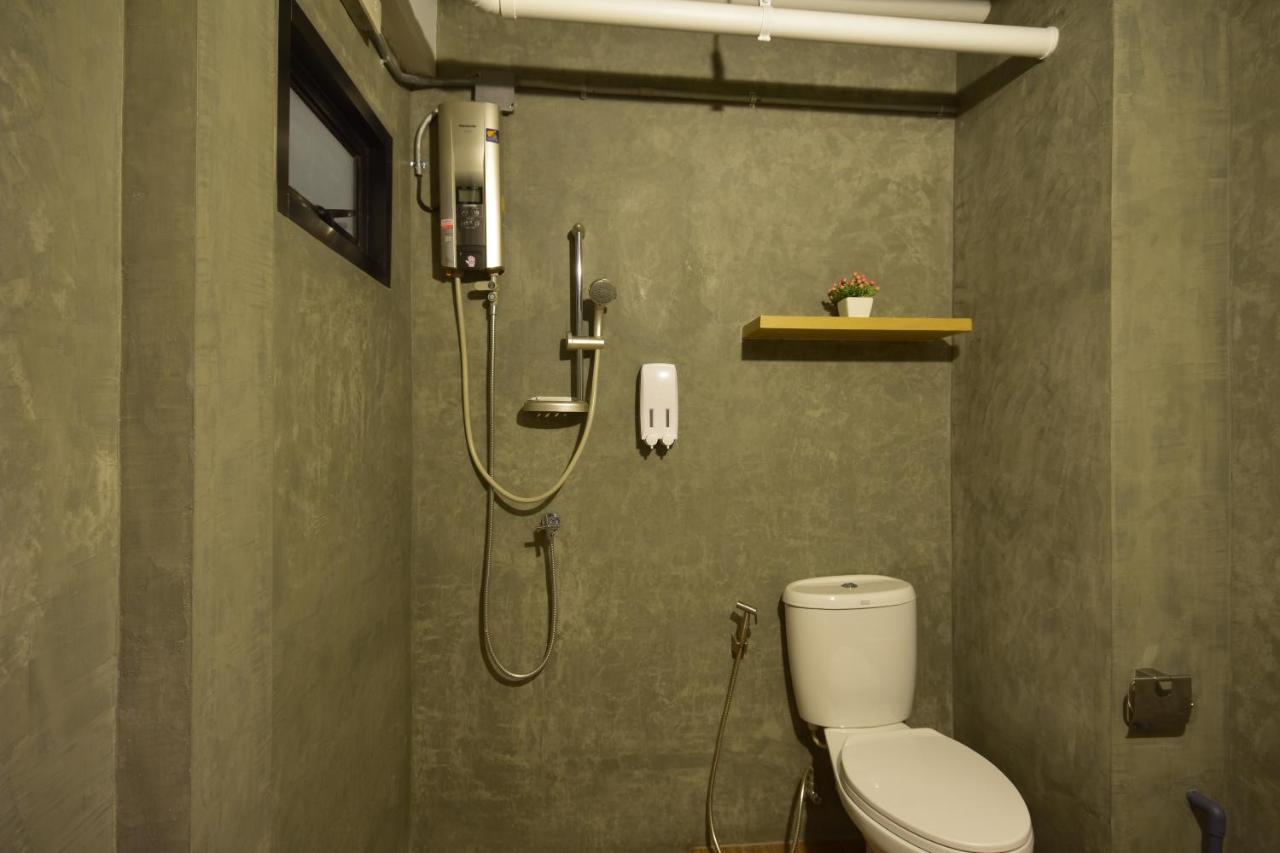 Bangkok Silom chat box hostel