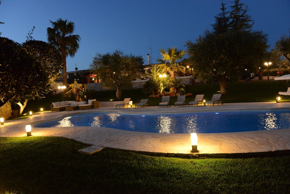 B&B Una Perla Nel Verde — 4-Star Luxury Hotel in Putignano, Italy