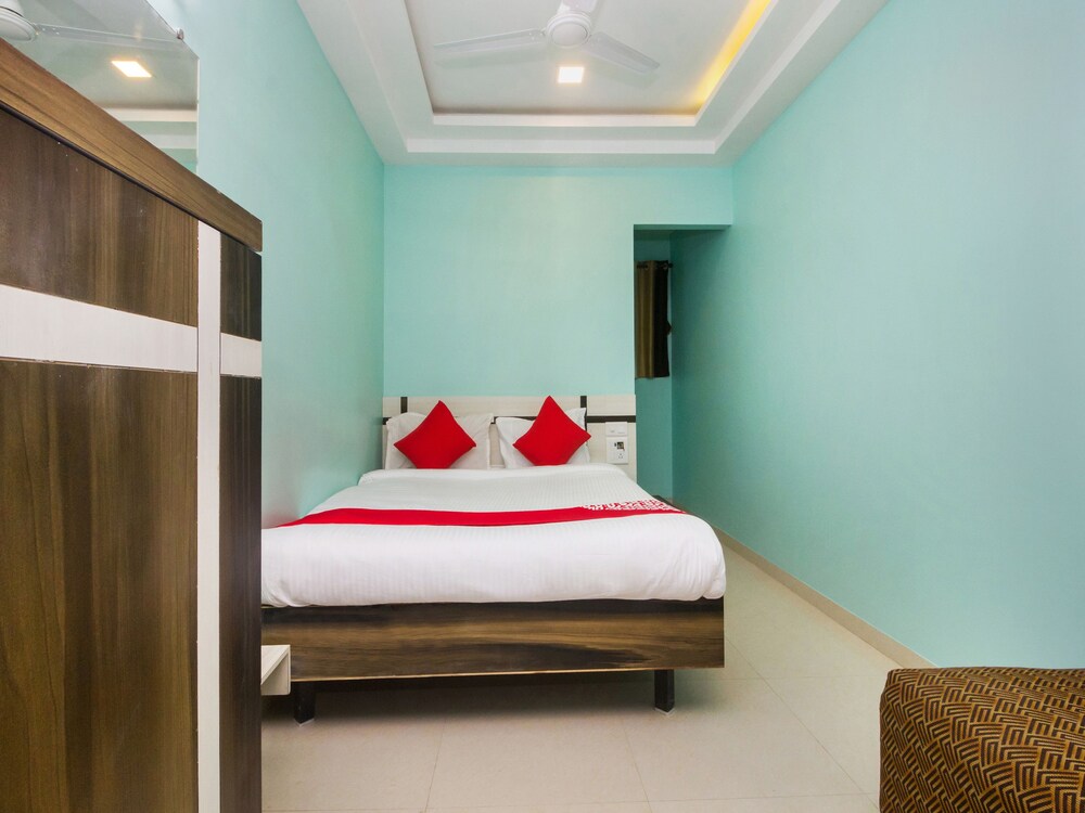 OYO 22918 Hotel Sadanand Mourya Lodging And Boarding — hotel in Dahanu