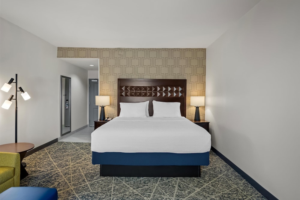 Hampton Inn & Suites Trophy Club Fort Worth North - photo 13
