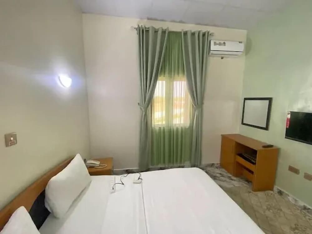 House 17 Apartment and Services Ltd — 5-Star Luxury Hotel in Abuja, Nigeria
