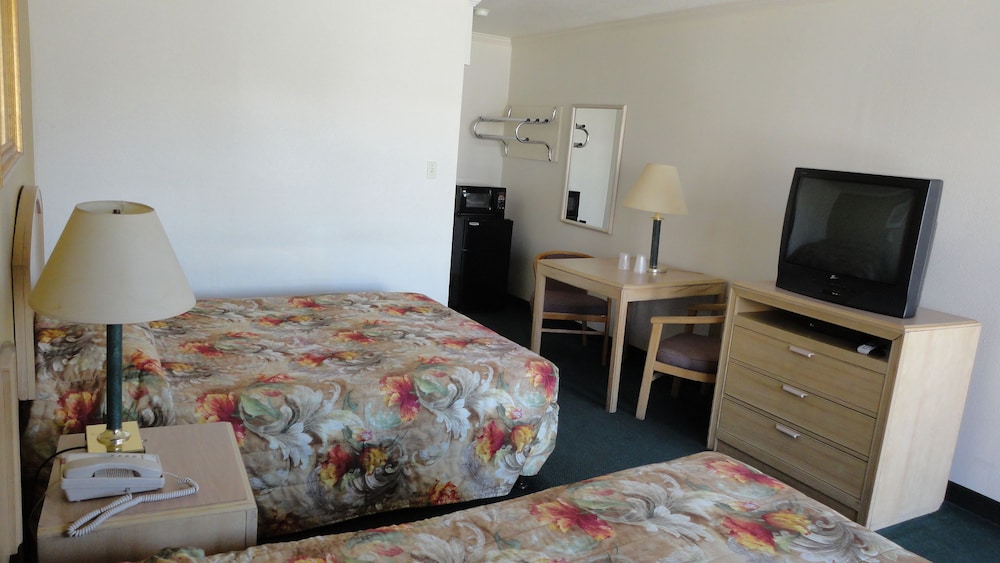 Imperial 400 Motor Inn - photo 7