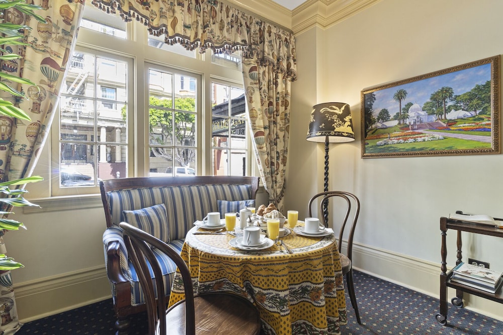 Golden Gate Hotel - photo 35