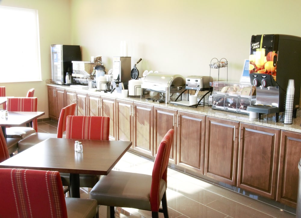 Comfort Inn Medford North - photo 37
