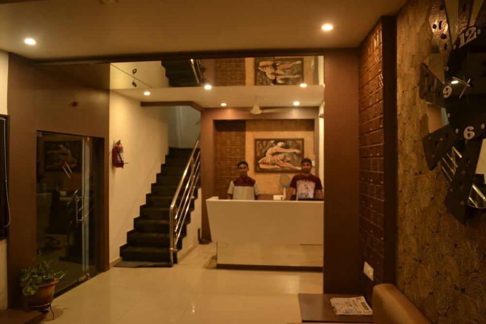 Hotel Safari Lodge in Chanda, India