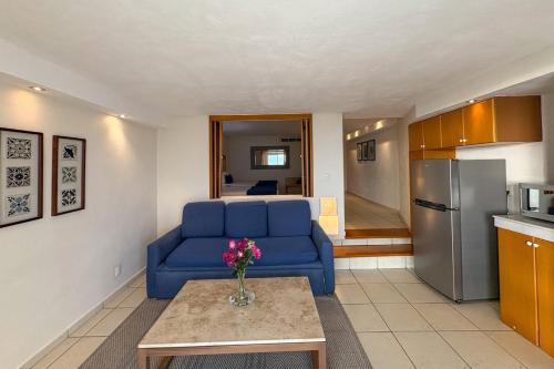 Comfort with partial ocean view & beach access in Puerto Vallarta, Mexico