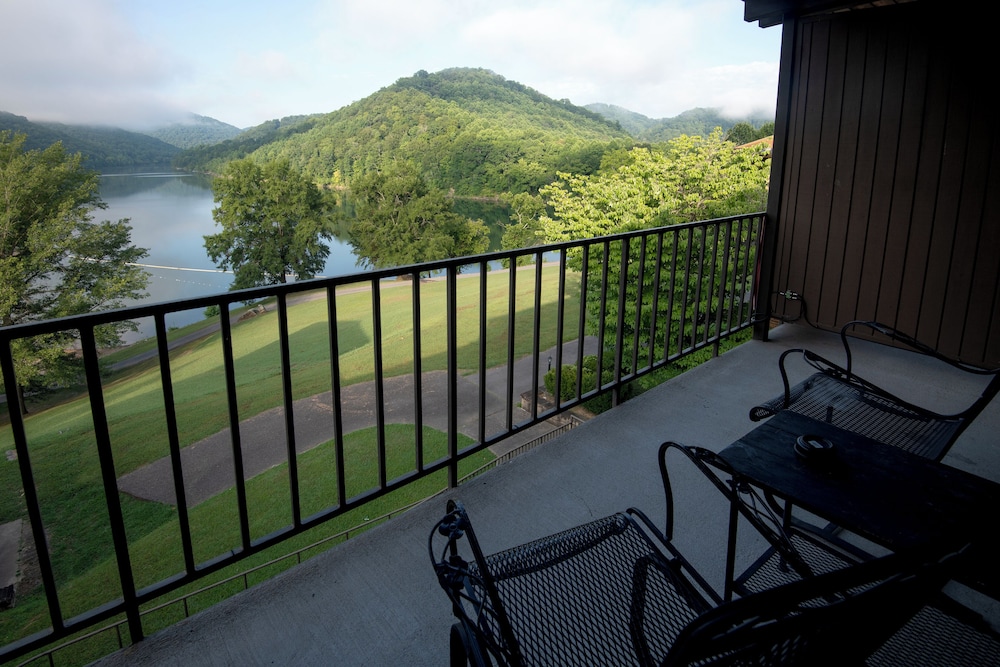 Buckhorn Lake State Resort Park - photo 12