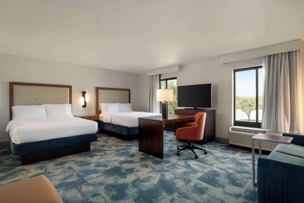 Hampton Inn & Suites San Marcos - photo 12