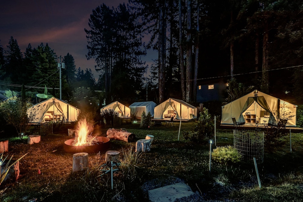Surrey Resort — hotel in Guerneville