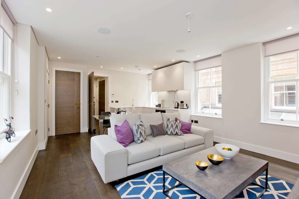 Luxury Holborn 1 Bedroom Flats — 4-Star Luxury Hotel in London, United Kingdom