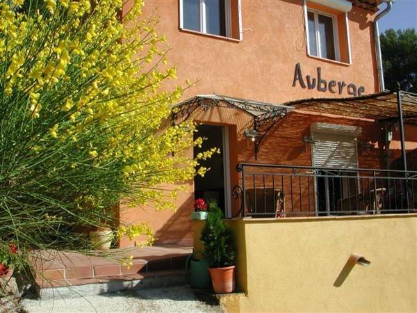 H tel le Rocher — hotel in Villecroze