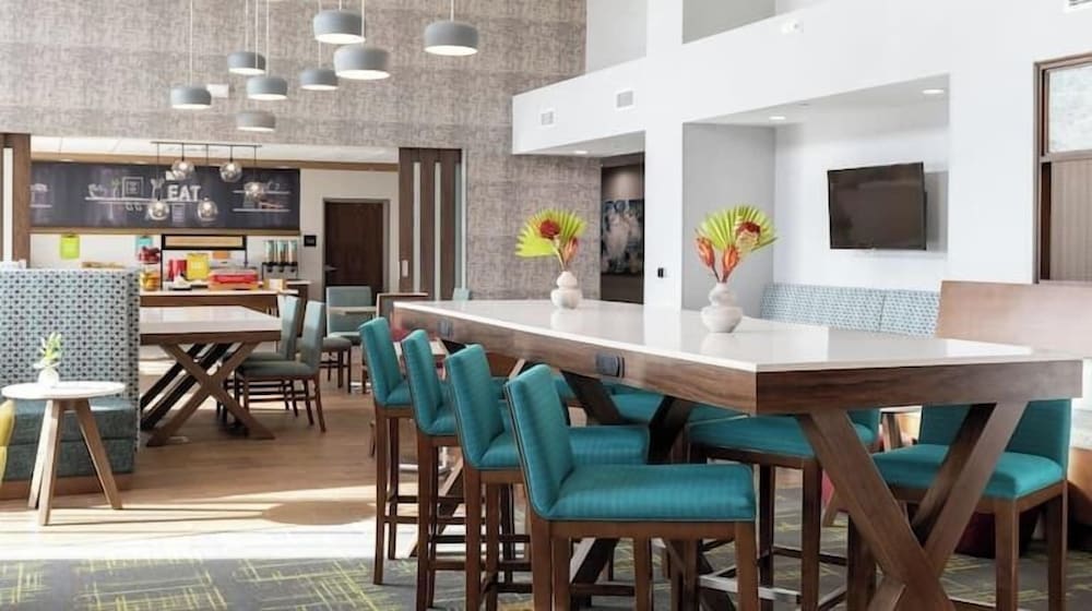 Hampton Inn by Hilton North Hollywood - photo 16