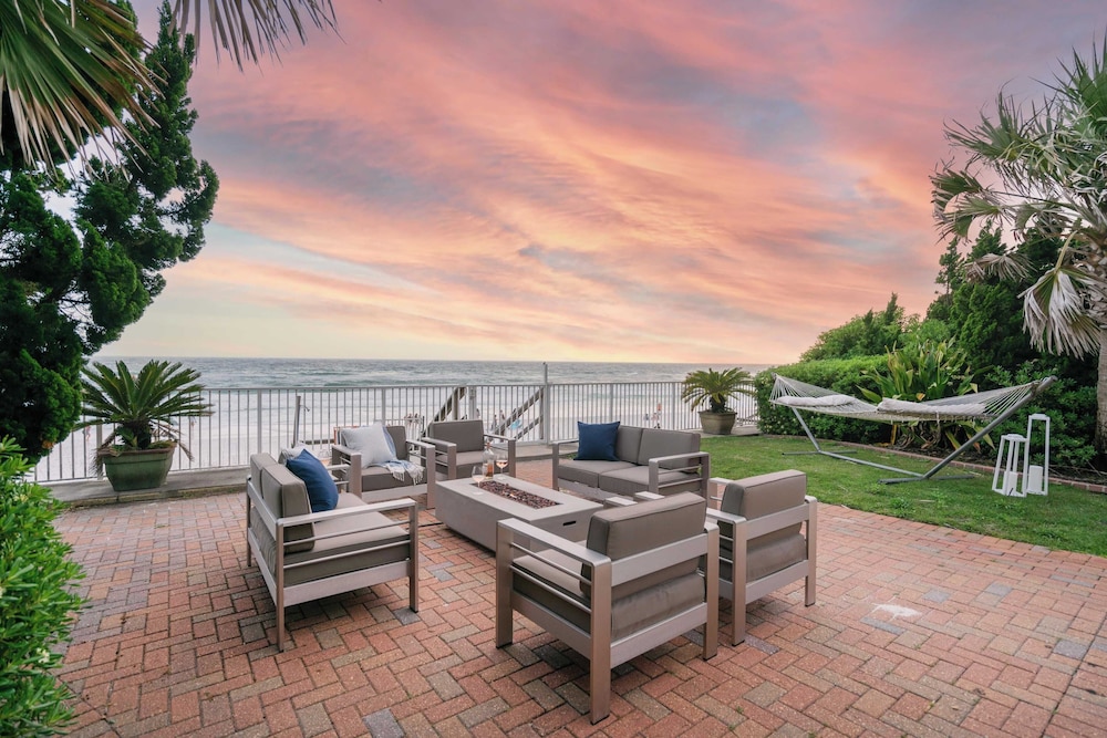 Promenade by Avantstay Beach Front Mansion w Breathtaking Views & Pool - photo 40