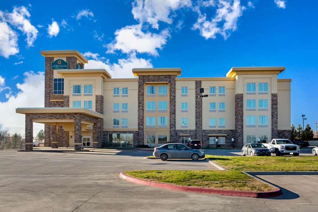 La Quinta Inn & Suites by Wyndham Pecos - photo 3