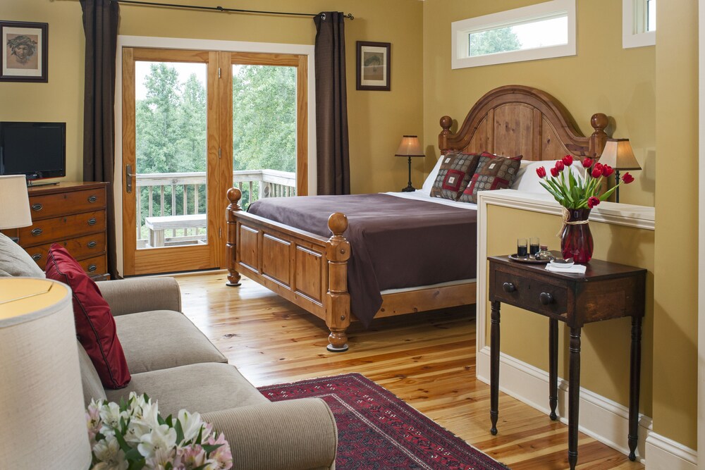 Arcady Vineyard Bed & Breakfast — Virginia — photo 4