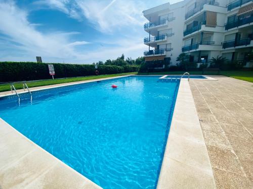 Apartamento completo frente al mar — 4-Star Luxury Hotel in Creixell, Spain